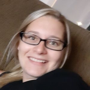 Meet your Posher, Caitlyn